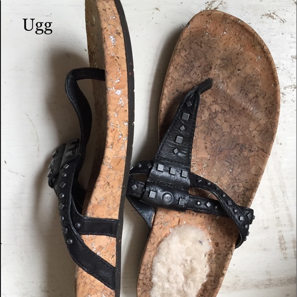 Ugg Sandals/Thongs flip flops size 6 - Picture 1 of 3